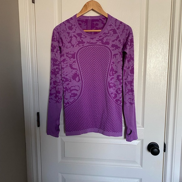 Lululemon long sleeve 6 - Picture 1 of 4